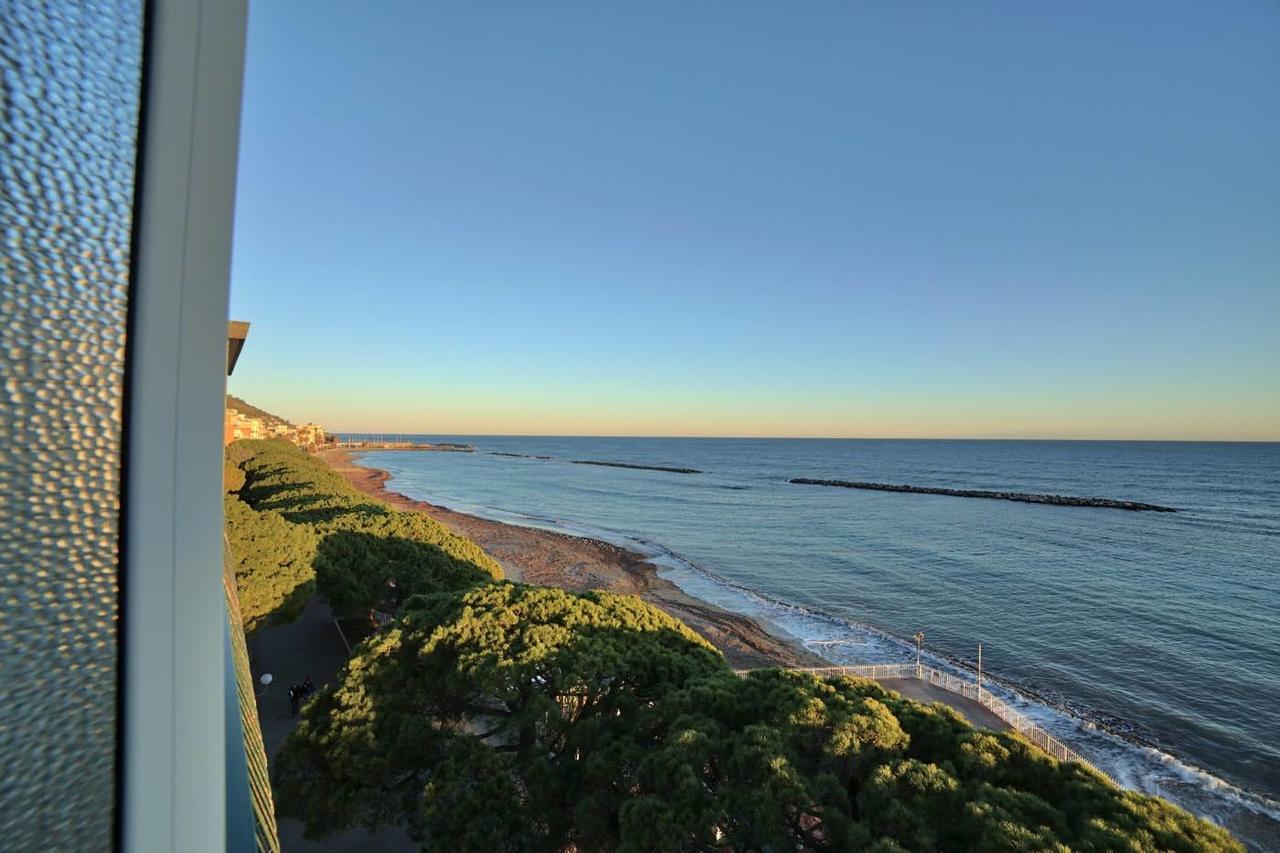 Hotel Mayola San Bartolomeo Al Mare Exterior photo