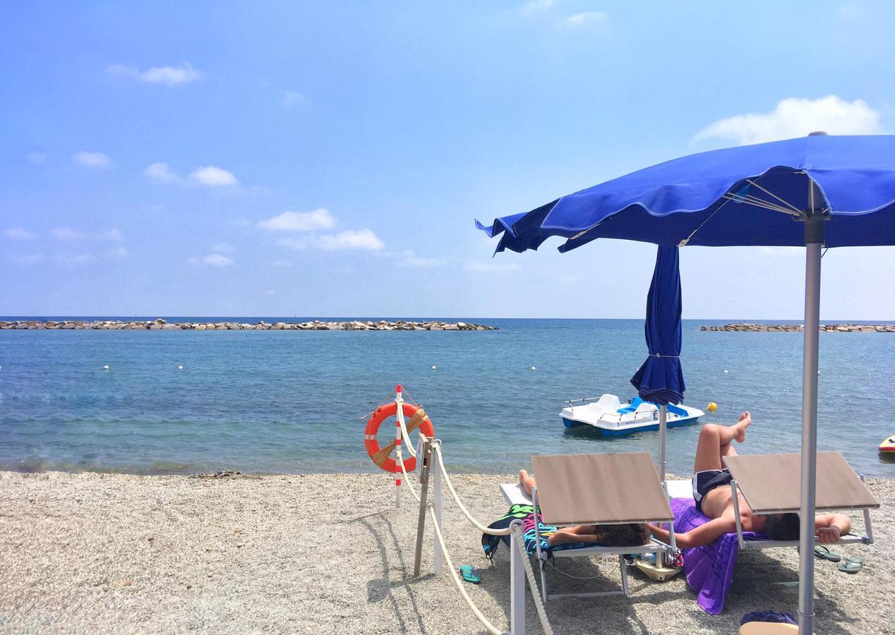 Hotel Mayola San Bartolomeo Al Mare Exterior photo